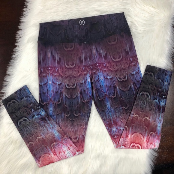 Barrel for Nadia Peacock Feather Yoga Leggings - Picture 3 of 4